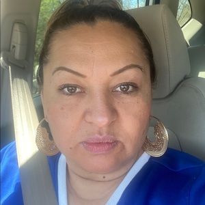 Meet your Posher, Alejandra